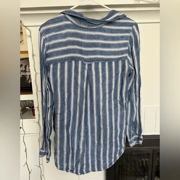 American Eagle Blue and White Striped Boyfriend Button Up Shirt - Picture 2 of 4